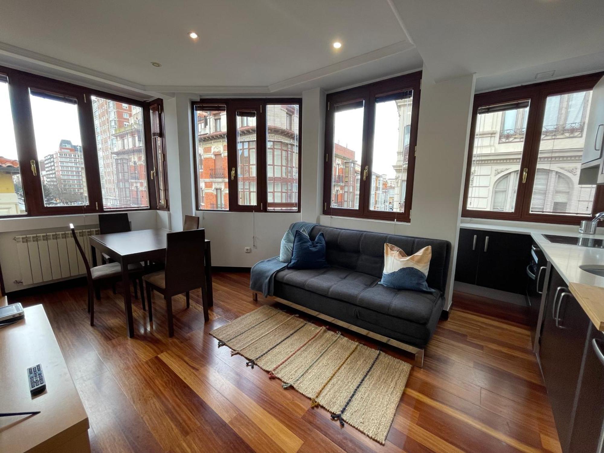 Atuaire Home Vivienda B Luminosa Parking Incluido En Plena Calle Comercial Burgos Exterior photo